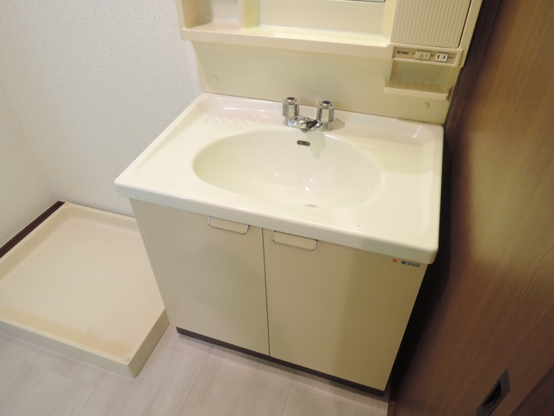 クローバーハウス1階 玄関