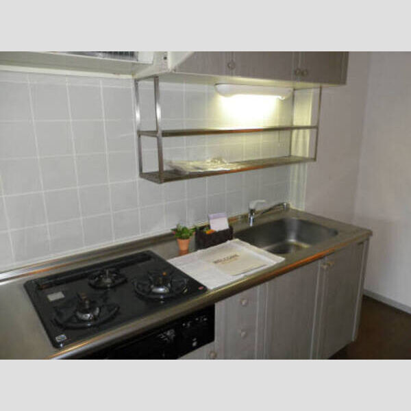 エーデルワイス207号室 キッチン 3口コンロ/グリル付