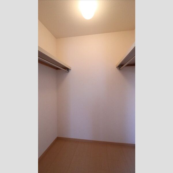 メゾン・アンソレイユ　Ⅵ102号室 ★ウォークインクローゼット★