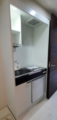 アーヴェル元住吉Ⅱ205号室 コンパクトで使いやすいシステムキッチンです。