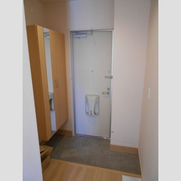 ロイヤルテラス萩原 玄関