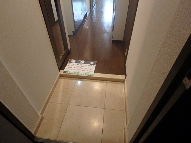 パレステュディオ浜松町 玄関