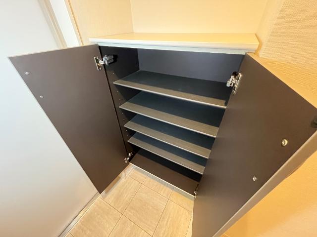 Ｒａｆｆｉｎｅ（ラフィーネ） 下駄箱