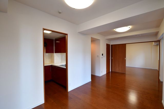 ドレッセ目黒インプレスタワー LD約11.2帖　バルコニー側より撮影　2025年12月撮影