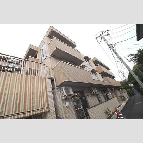 コントレール302号室 建物外観