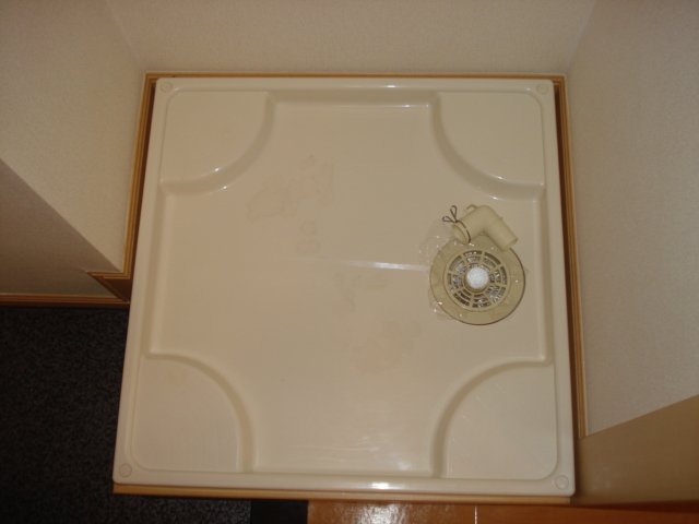 スモールウィン101号室 洗濯機置場