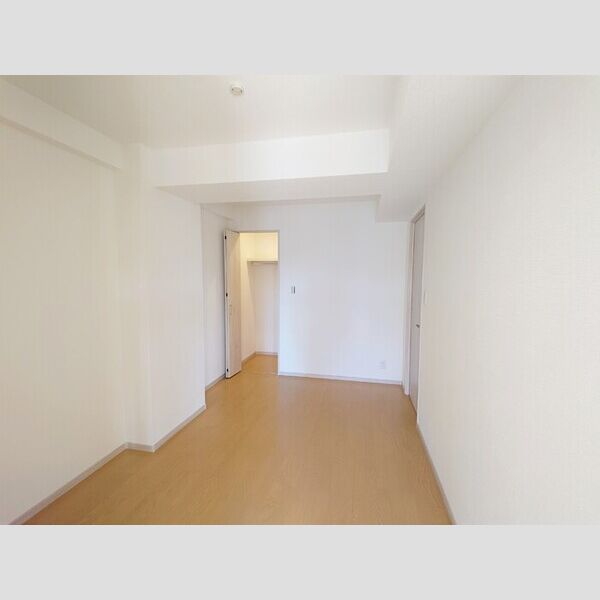 グランヴェールにしすな304号室 洋室6帖(別角度)