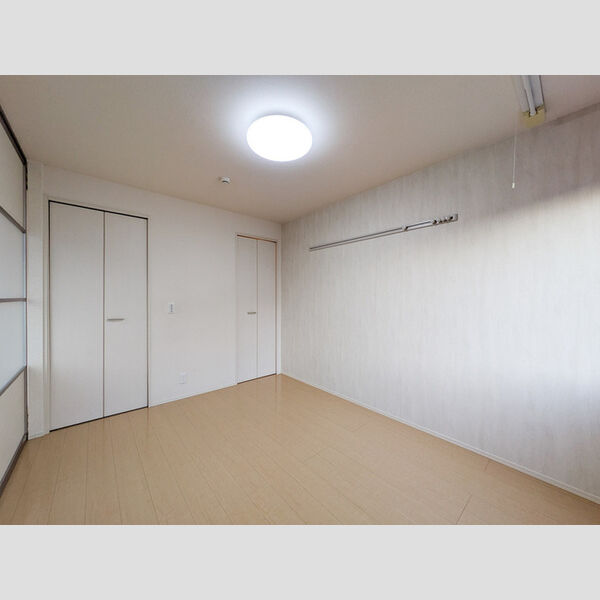 ルミエール木崎103号室 洋室