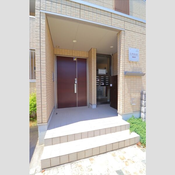 I.ヴィレッジ　WEST エントランス