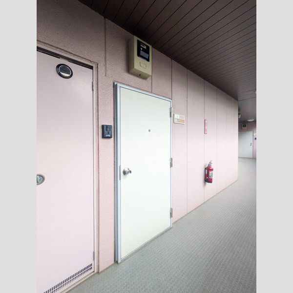 AWAビル 玄関