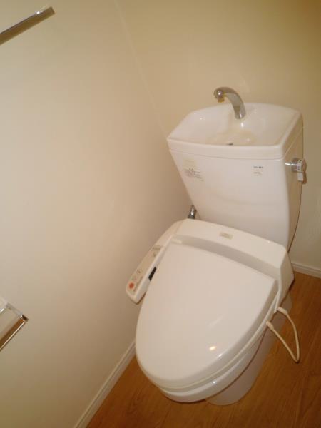 Ｂｒｉｌｌｉａ　Ｔｏｗｅｒ　ＫＡＷＡＳＡＫＩ トイレ