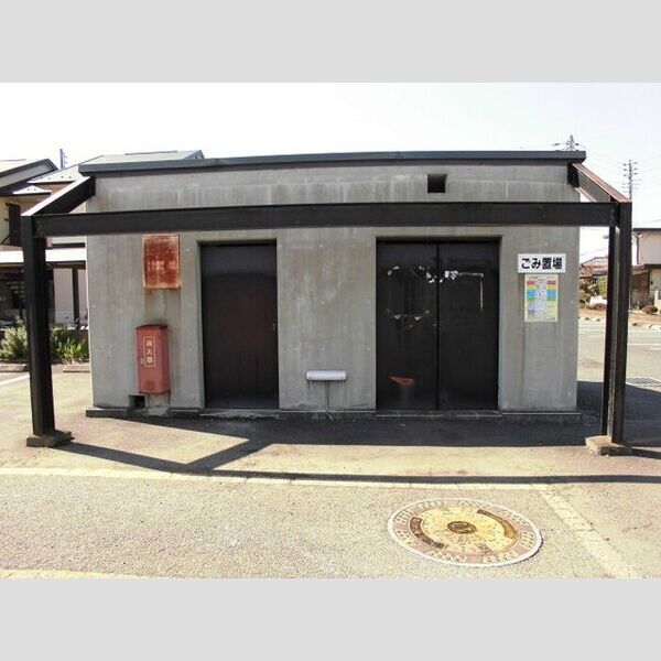 スクウェアガーデン　Ⅶ ゴミ集積場