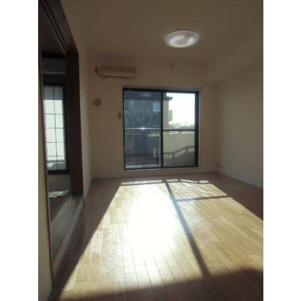 クレールメゾン0402号室 リビング