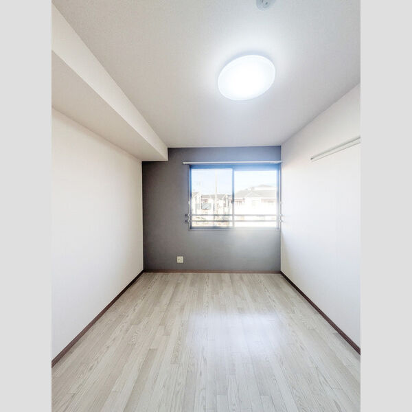 オークコート203号室 北側洋室