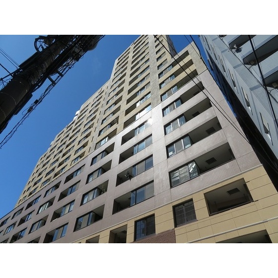 グランシティラピュタタワー 外観