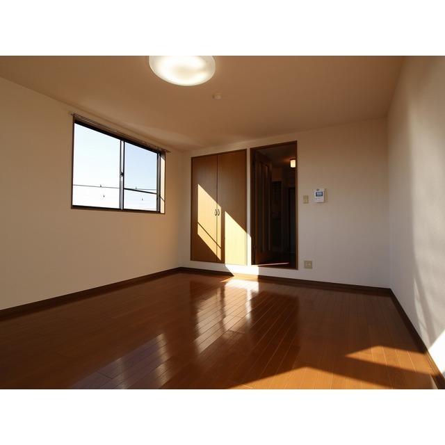 アムール Arai201号室 内観