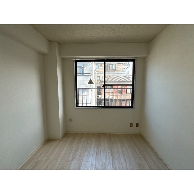 三ツ和マンション301号室 内観