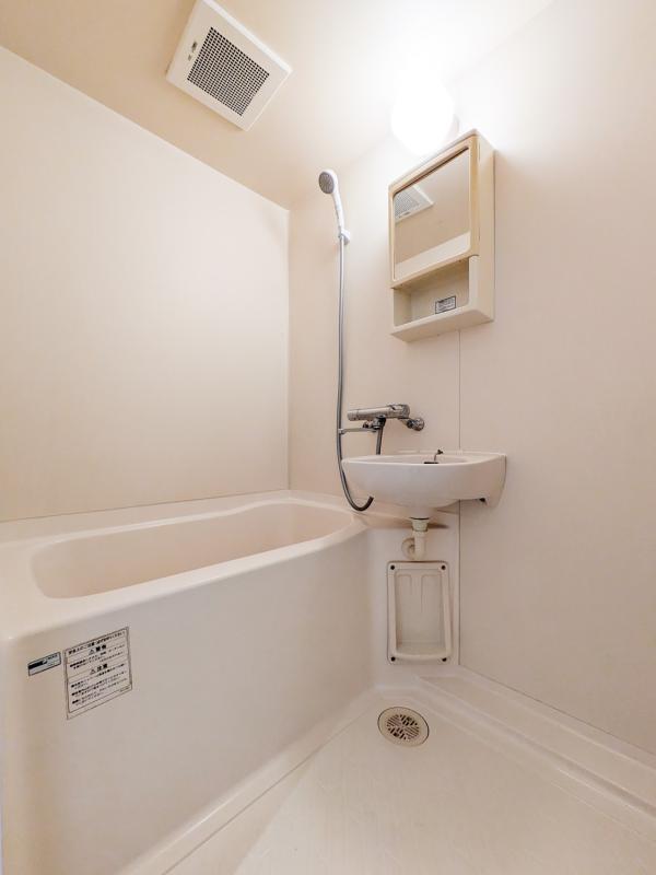 フローラル千歳台1階 玄関