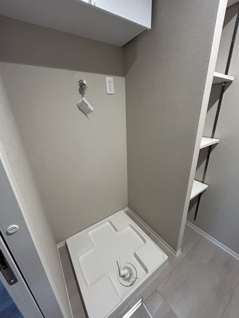 ＴＫハイツ王子 室内洗濯機置場