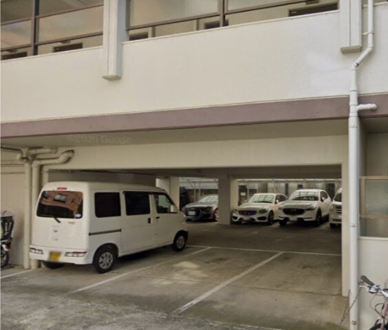 モンシャトー北新宿 駐車場