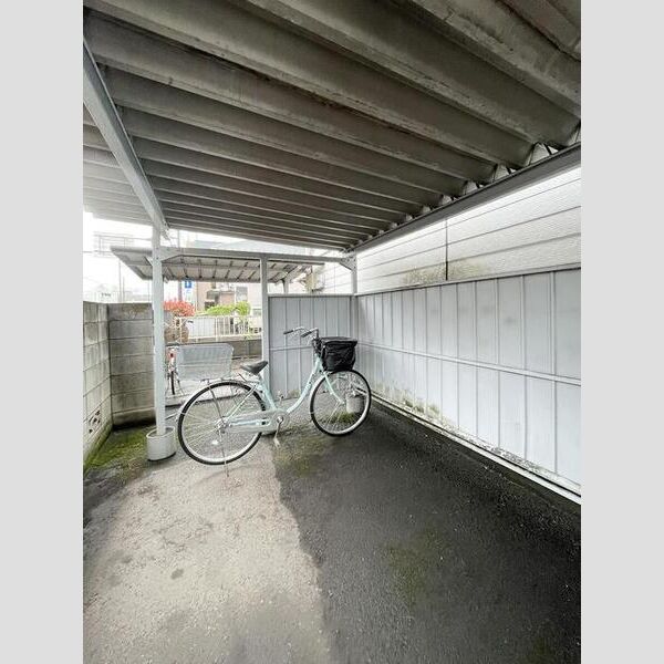 Mプレジール 駐輪場