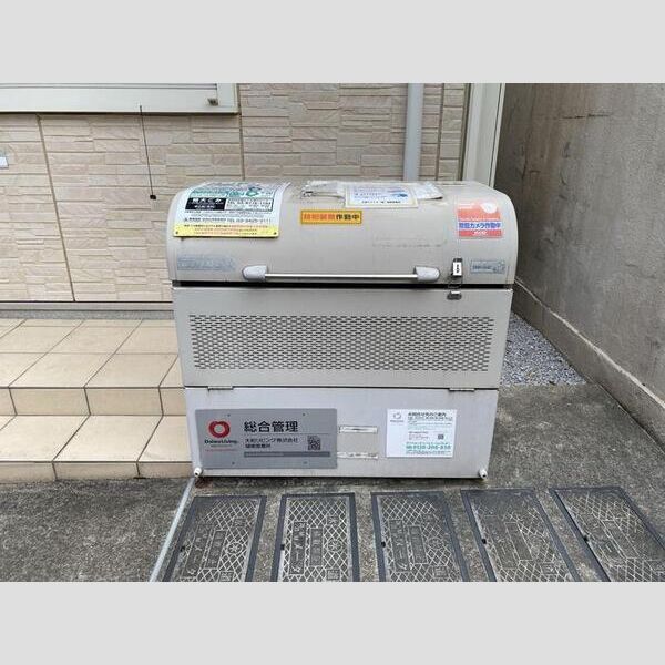 ラ ベレッツァ世田谷102号室 ごみ置き場