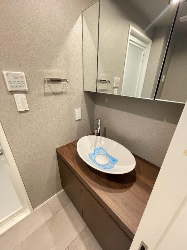 レジディア新川1階 洗面