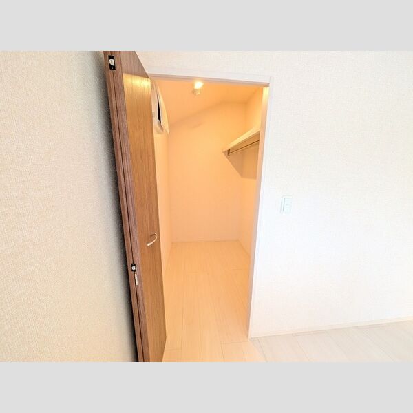 BLESS港南台203号室 ウォークインクローゼット