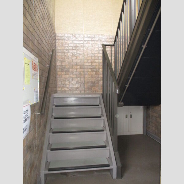 エミネンス上本郷207号室 共用階段