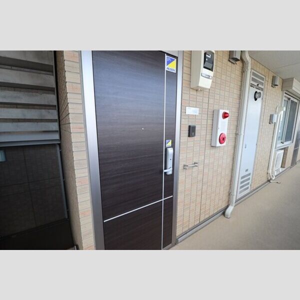 リーベン202号室 玄関