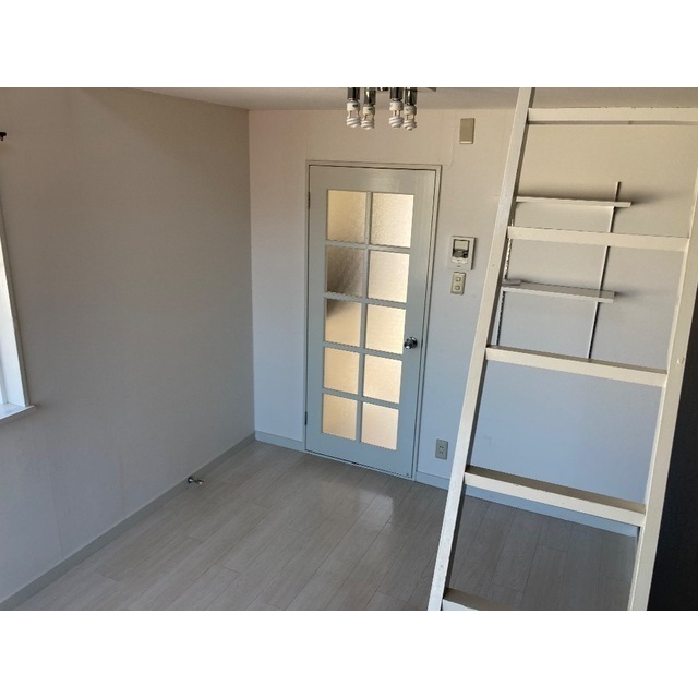 プラザ・ドゥ・シュバリエ201号室 リビング