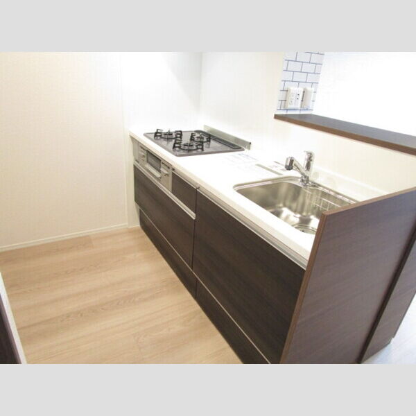 ラ・ペッシュ308号室 対面式3口ガスコンロ付システムキッチン