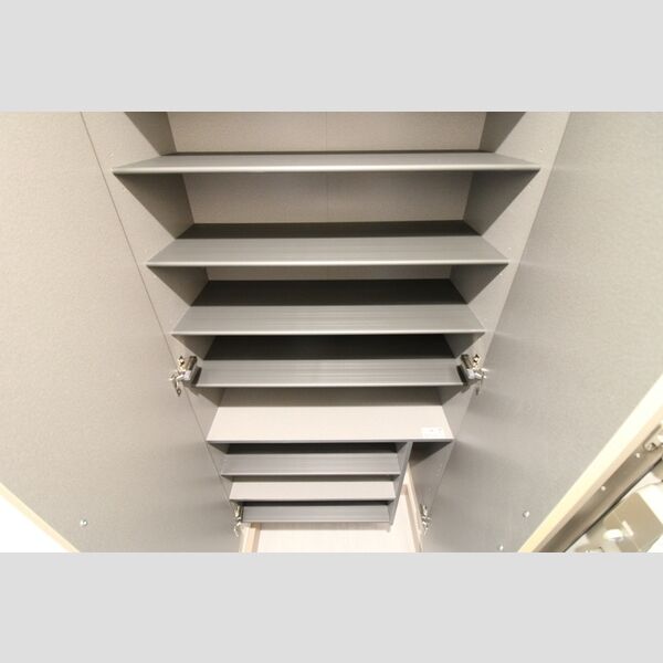 Maestro (マエストロ)103号室 シューズボックス