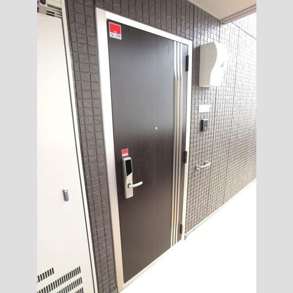 フェリシアKarakida 玄関前