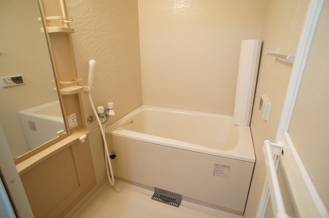 オーキッドヒル0203号室 バス