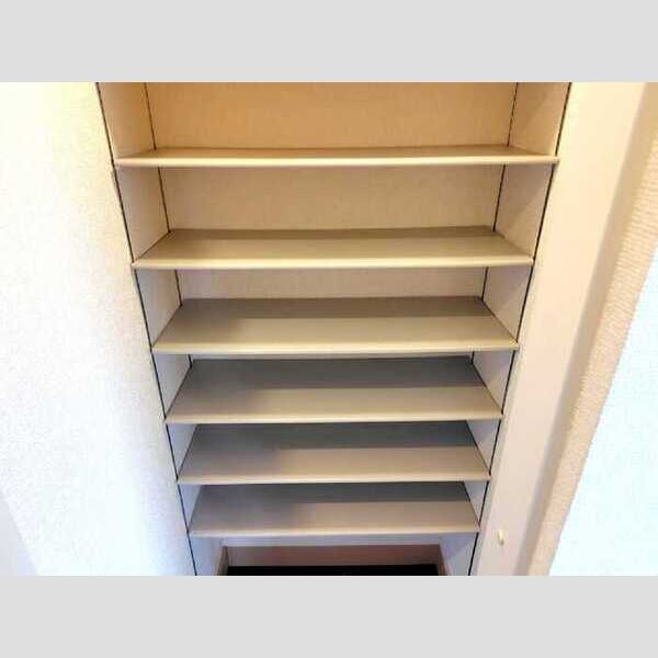 ビオレータ103号室 玄関