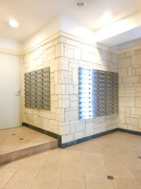 ガラ・シティ横浜西口3階 メールボックス