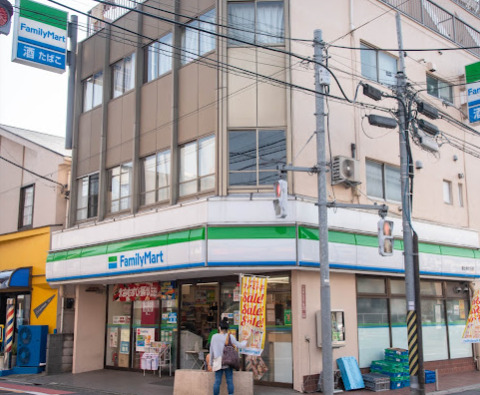ベルデ久我山2階 【コンビニエンスストア】ファミリーマート 富士見ヶ丘駅南店まで430ｍ