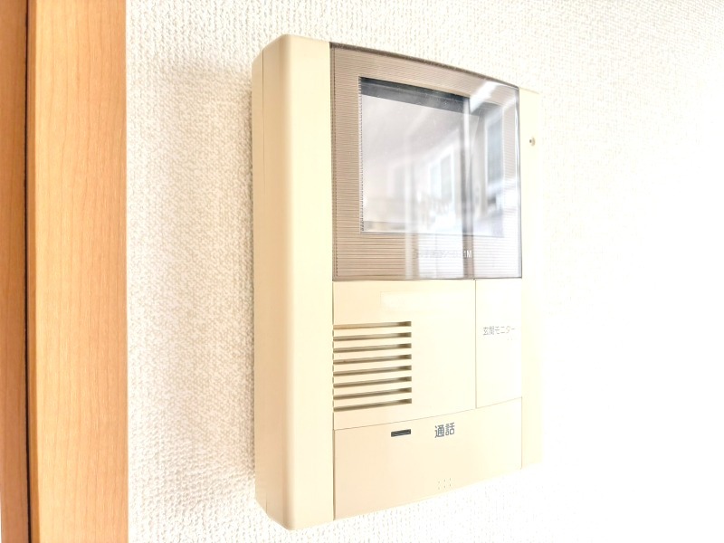 アビタシオン1階 モニター付きインターホン♪