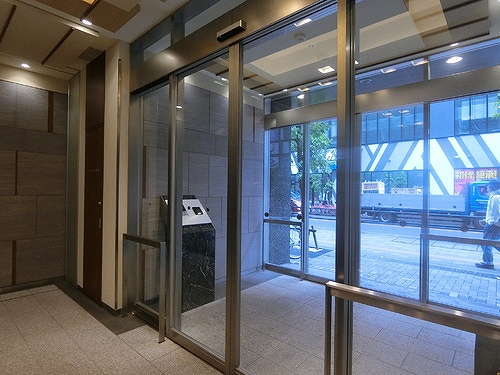 グレーシア調布7階 エントランス　※前回募集時2023年5月の写真