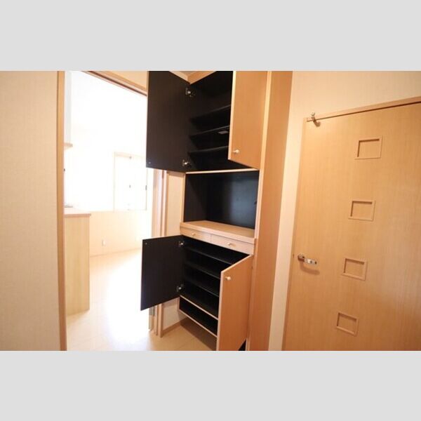 リビングタウン本庄　C シューズボックス