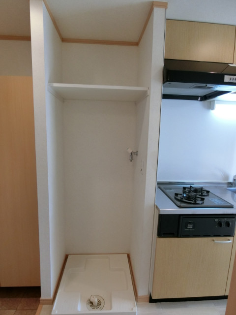 サンライズコート下総中山1階 室内洗濯機置き場