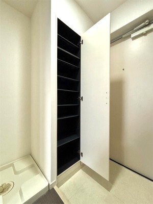 リブリ・comodo1階 収納