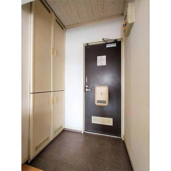 メゾンタミー1 玄関