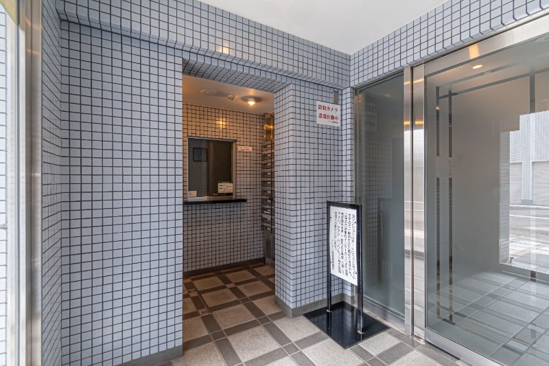 ソレイユ綾瀬4階 エントランス