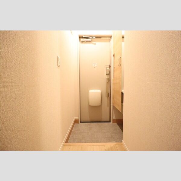 ピースウッド　Ⅰ106号室 玄関