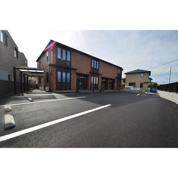 アダージオ湘南 駐車場