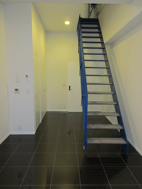 ステージグランデ宮崎台1階 階段