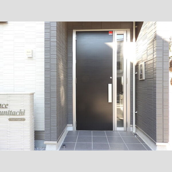 パレス国立303号室 エントランス