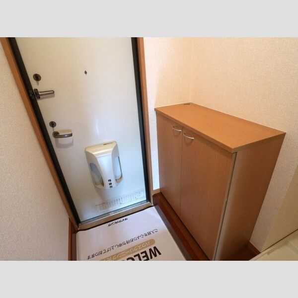 クラリスモナ 玄関